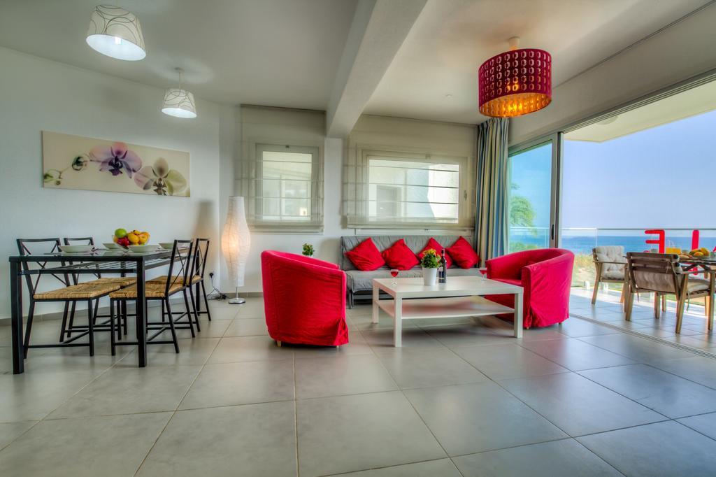 Beachfront Trident プロタラス エクステリア 写真