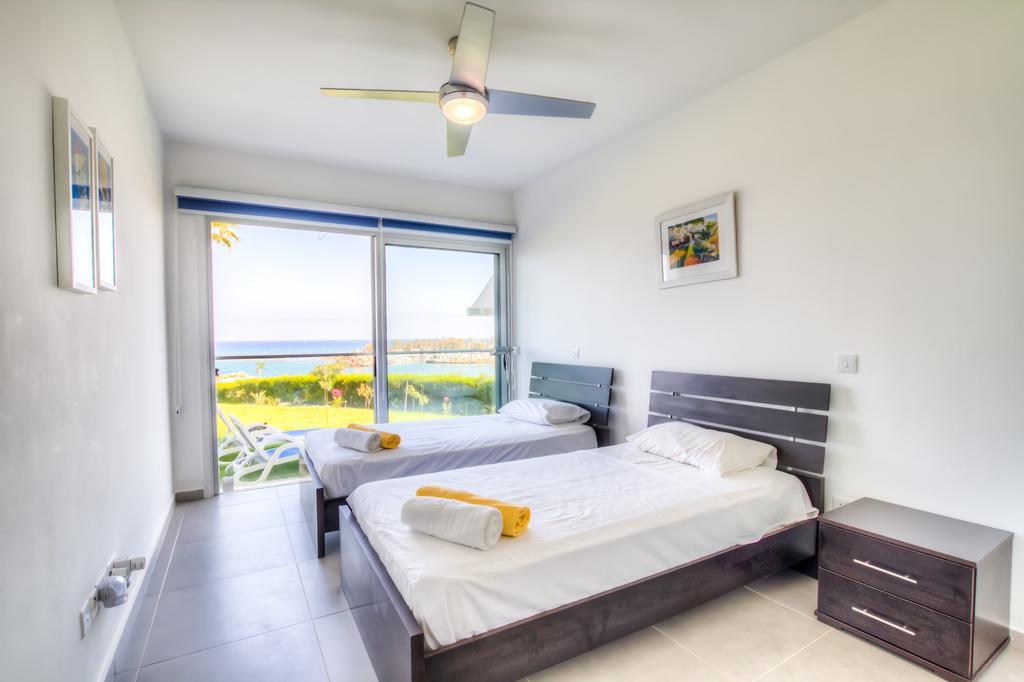 Beachfront Trident プロタラス エクステリア 写真