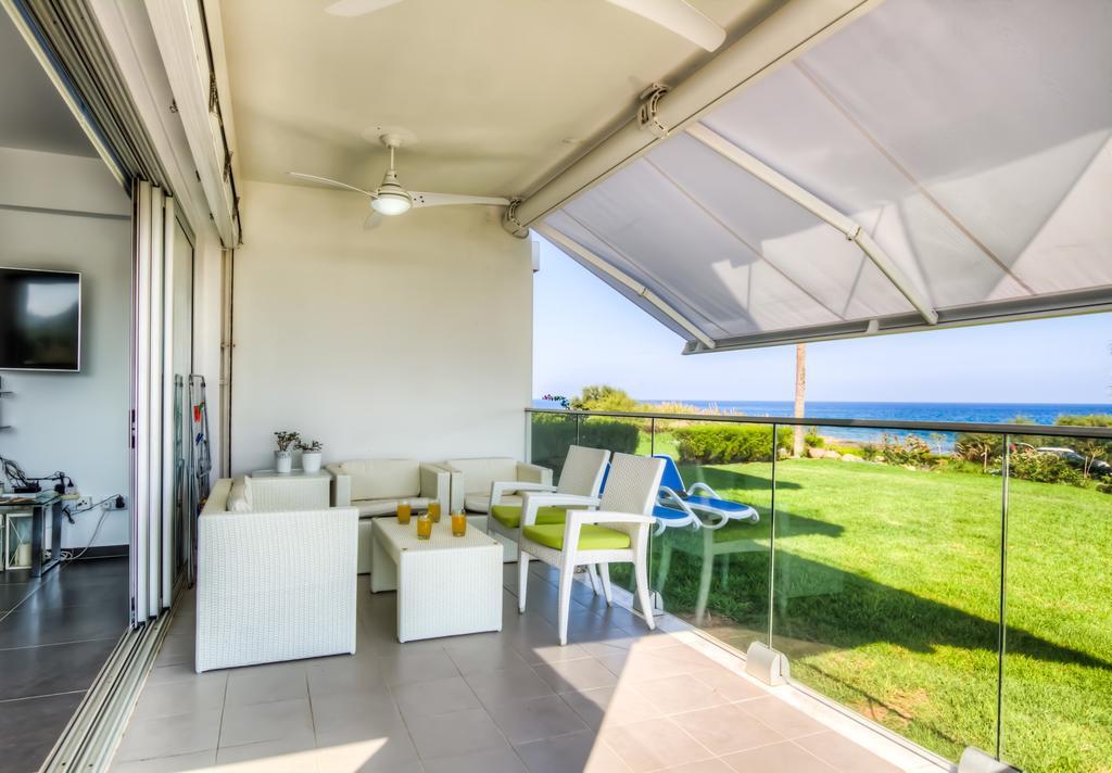 Beachfront Trident プロタラス エクステリア 写真
